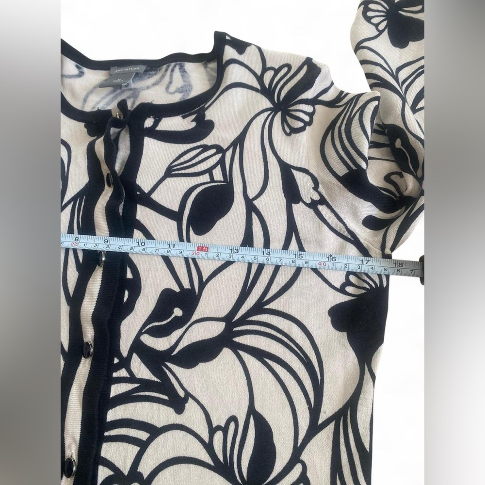 Ann Taylor Silk Blend Floral Botanical Cardigan - Medium, Luxury, Old Money - Picture 5 of 9